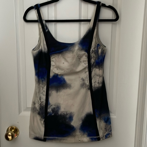 Lululemon Tank - Picture 1 of 3